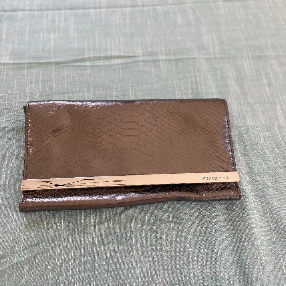 MICHAEL KORS GREY SNAKESKIN CLUTCH BAG 11 X 6